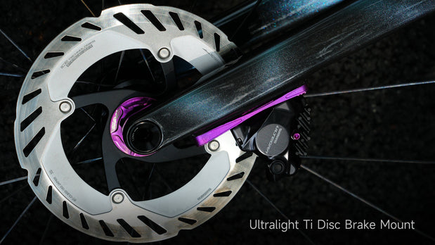 Ultralight TiNE titanium disc brake mount with mounting bolt