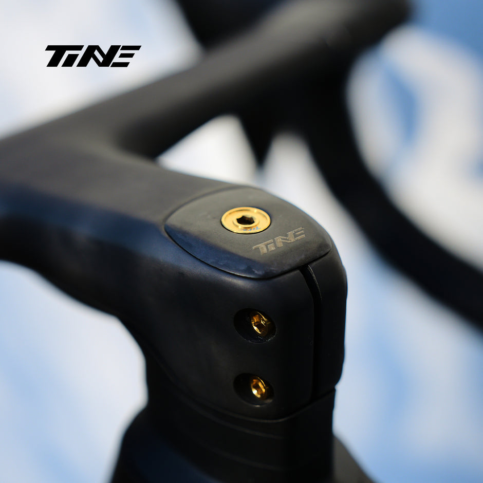 The Ultralight carbon white|headset top cover for S-WORKS Roval Rapide